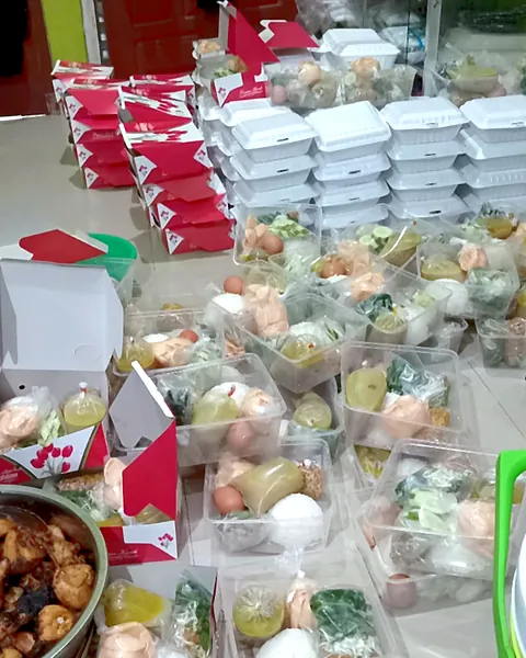 Persiapan menu family gathering - Tohar's Family Catering Metro